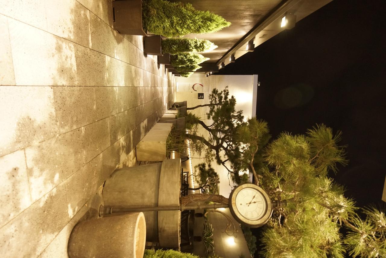 ホテル マティユ ヨス ヨス市 エクステリア 写真